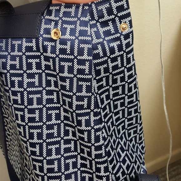 😍😍Authentic Tommy Hilfiger unisex backpack - Picture 6 of 8